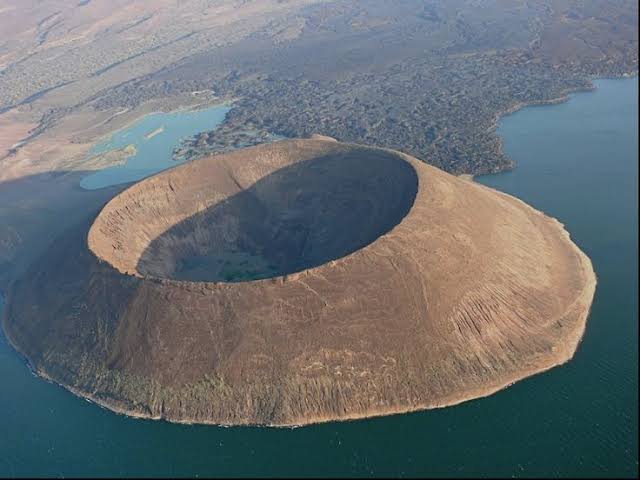 Kenya Travel, Beautiful Places in Kenya, Top Destinations in Kenya, Kenya Safari, Kenyan Beaches, Maasai Mara, Diani Beach, Mount Kenya, Lamu Island, Kenyan Wildlife, Travel to Africa, Best Tourist Attractions in Kenya, Adventure Travel Kenya, Kenyan Culture, Safari Experiences