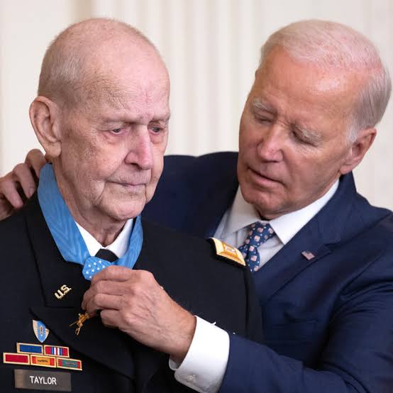Presidential Medal of Freedom, Joe Biden, Hillary Clinton, George Soros, Denzel Washington, Michael J. Fox, Bono, Anna Wintour, Jane Goodall, Lionel Messi, Magic Johnson, Ralph Lauren, White House ceremony, U.S. highest civilian honor, Public service, Activism, Philanthropy, Culture and arts, Civil rights, Sports legends