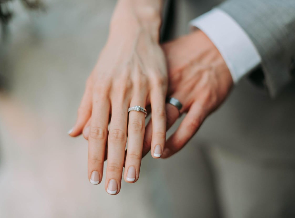 WorkLifeBalance, Relationships, MarriageAndCareer, WorkplaceChallenges, CouplesAtWork, CareerAdvice, OfficePolitics, LoveAndWork, ProfessionalBoundaries, JobTips